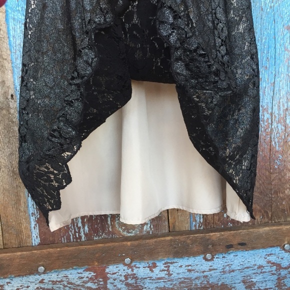 Elle Black Lace Dress with Tan Underlay - Picture 3 of 5